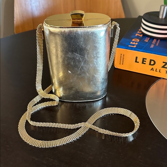 Rodo Vintage Goldtone Metallic Evening Wear Bag - Picture 7 of 12